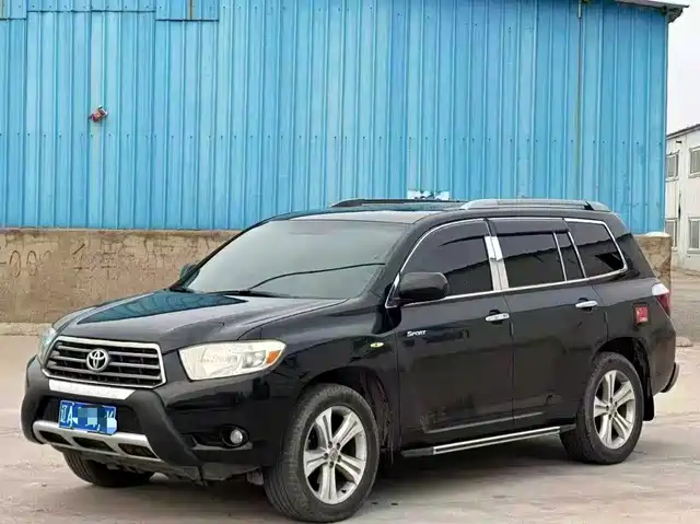 Toyota Highlander Highlander 2011 2.7l 2wd 7-Seat Luxury Version — фото