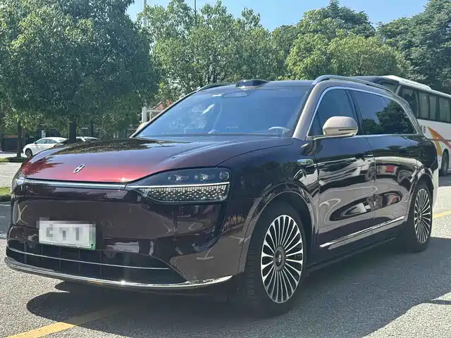 Aito Asks The World Wenjie M9 Wenjie M9 2025 Extended Range Ultra Version 52kwh 6-Seater Version — фото