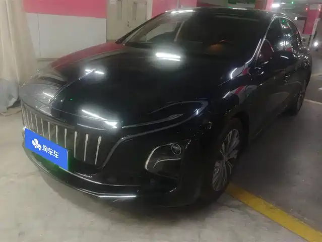 Red Flag Hongqi E-Qm5 Hongqi E-Qm5 2023 Model 620km Plus — фото