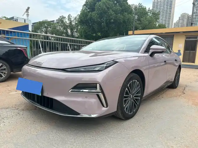 Geely Galaxy Galaxy Star 8 Galaxy Star 8 2025 60km EM-i luxury edition — фото