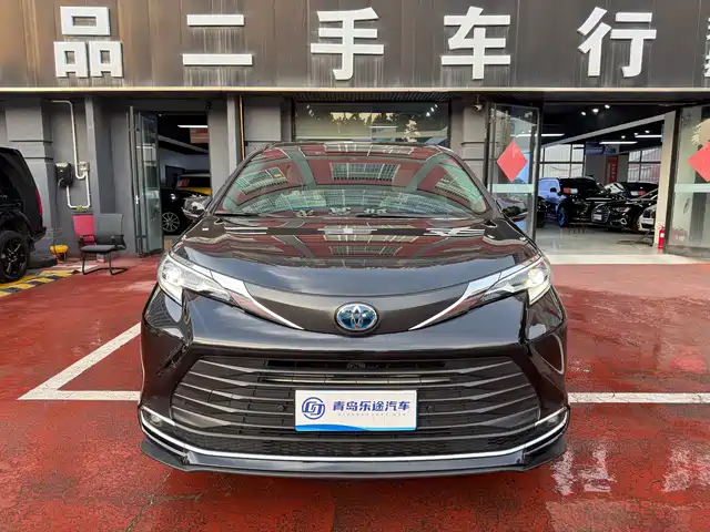 Toyota Sienna Sienna 2021 2.5l Hybrid Comfort Edition — фото