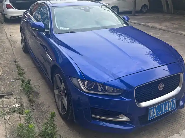 Jaguar Jaguar XE Jaguar Xe 2018 2.0t 250ps Two-Wheel Drive R-Sport Sports Version