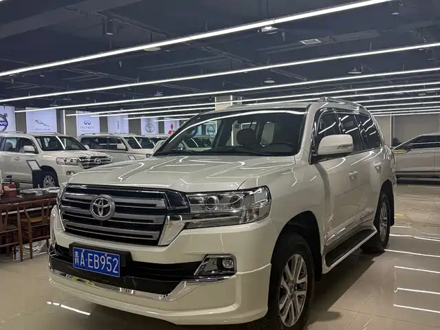 Toyota Land Cruiser (Imported) 2017 г. — фото