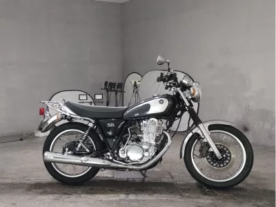 YAMAHA SR400-1 — фото