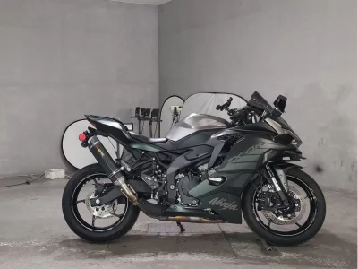 KAWASAKI NINJA ZX-4R SE — фото