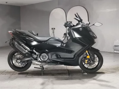 YAMAHA T-MAX560 — фото