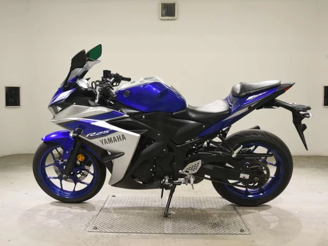 YAMAHA YZF-R25 — фото