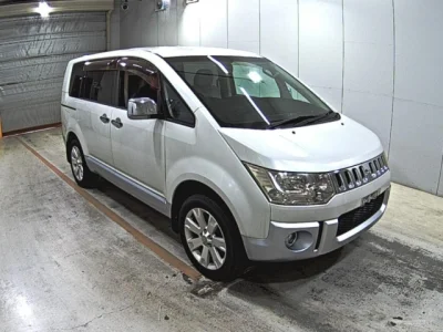 Mitsubishi Delica D:5 — фото