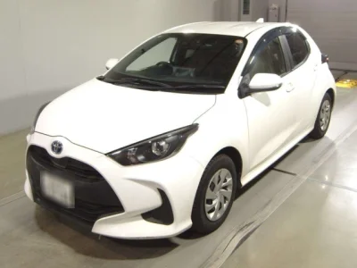 Toyota Yaris — фото