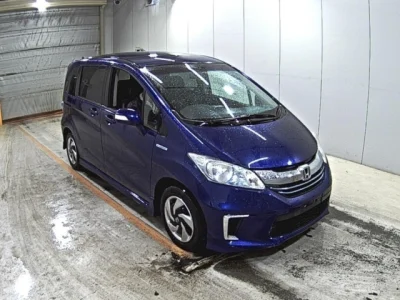 Honda Freed — фото