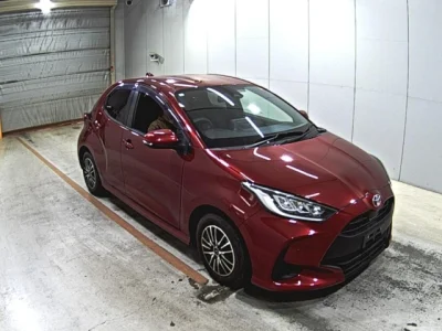 Toyota Yaris — фото