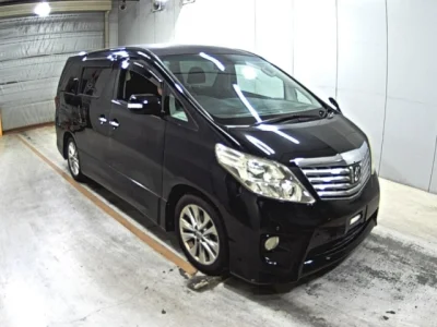 Toyota Alphard — фото