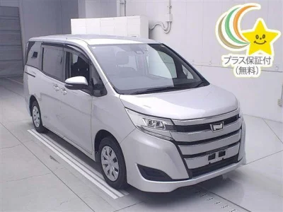 Toyota Noah — фото