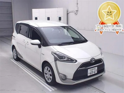 Toyota Sienta — фото