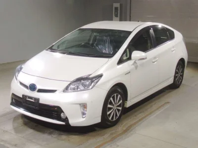 Toyota Prius — фото