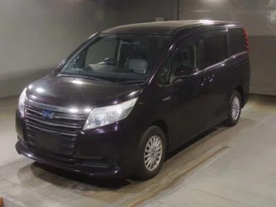 Toyota Noah — фото