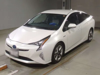 Toyota Prius — фото