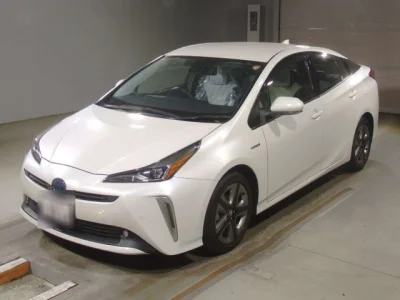 Toyota Prius — фото