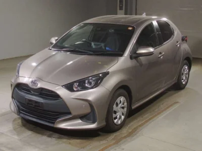 Toyota Yaris — фото