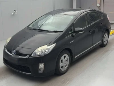 Toyota Prius — фото