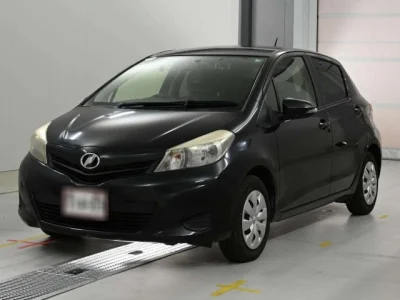 Toyota Vitz — фото