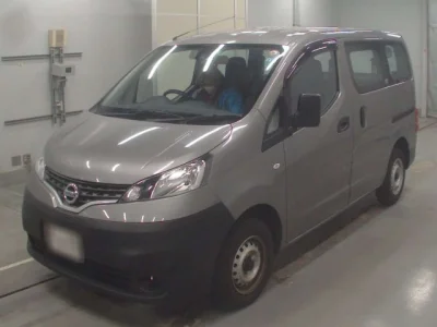 Nissan NV200 — фото
