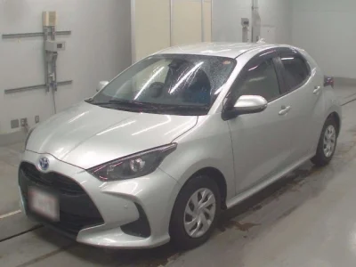 Toyota Yaris — фото