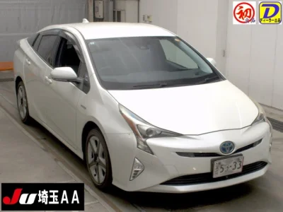 Toyota Prius — фото