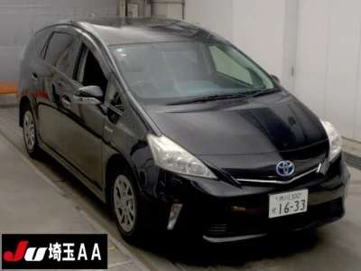 Toyota Prius Alpha — фото