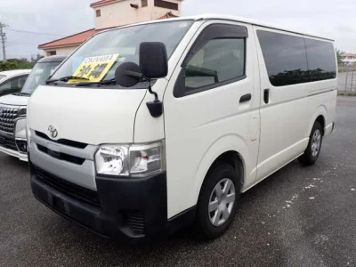 Toyota HiAce Van — фото