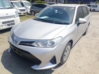 Toyota Corolla Fielder — фото