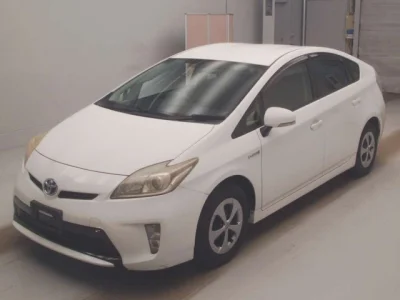 Toyota Prius — фото
