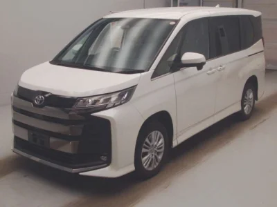 Toyota Noah — фото