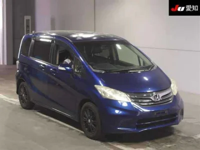 Honda Freed — фото