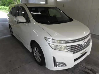 Nissan Elgrand — фото