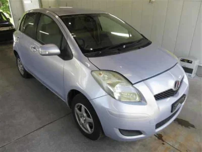Toyota Vitz — фото