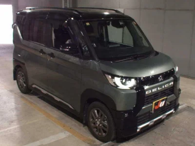 Mitsubishi Delica Mini — фото