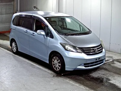 Honda Freed — фото