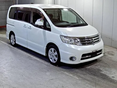 Nissan Serena — фото