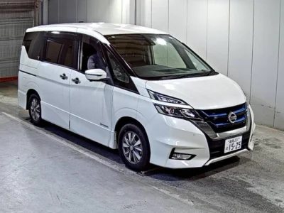 Nissan Serena — фото