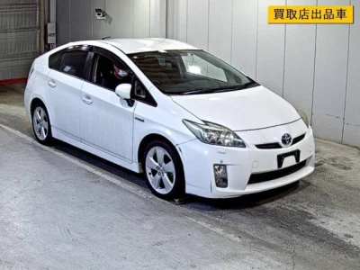 Toyota Prius — фото