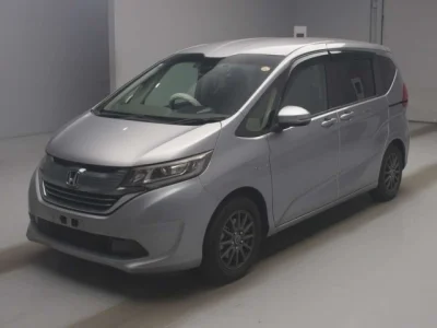 Honda Freed — фото