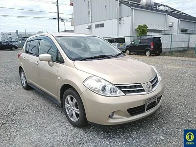 Nissan Tiida — фото