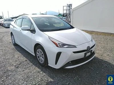 Toyota Prius — фото