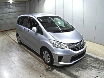 Honda Freed — фото