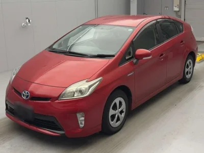 Toyota Prius — фото