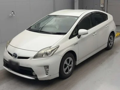 Toyota Prius — фото