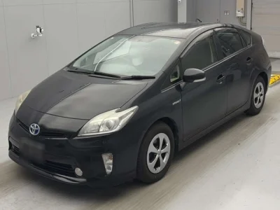 Toyota Prius — фото