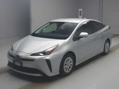 Toyota Prius — фото
