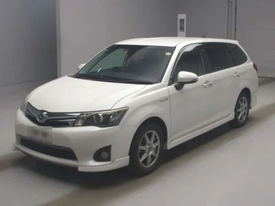 Toyota Corolla Fielder — фото